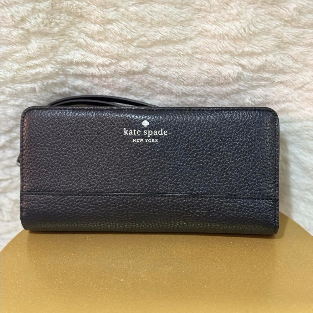 Kate Spade New York black leather wallet
